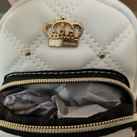 Backback Keychain - Picture 9 of 13